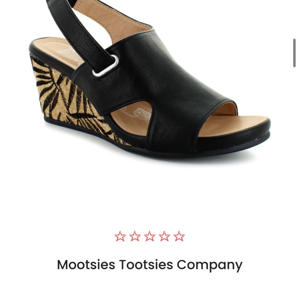 Mootsies Tootsies Black and Tan Wedge Sandals 6M